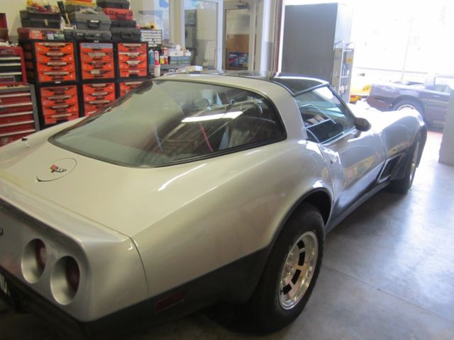1982 silver/charcoal Chevrolet Corvette coupe