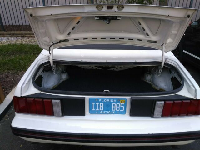 1982 Polar White Ford Mustang