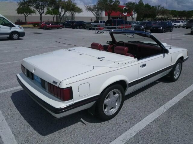 1982 Polar White Ford Mustang
