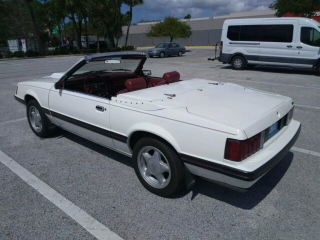 1982 Polar White Ford Mustang