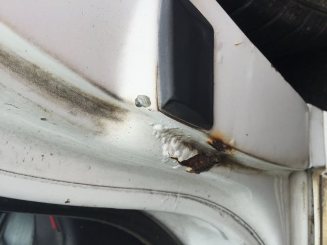 1991 White BMW M5 Sedan