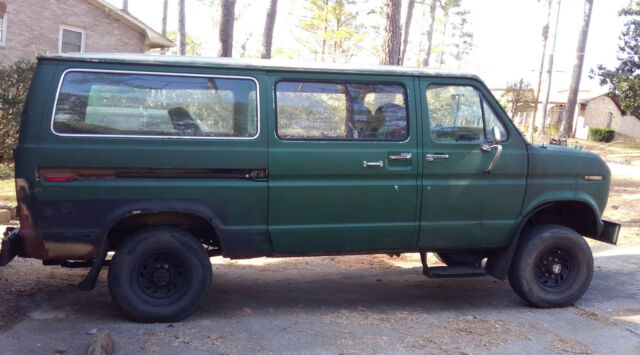 1985 Green Ford E-Series Van Standard Passenger Van