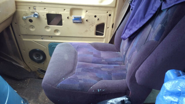 1985 Green Ford E-Series Van Standard Passenger Van