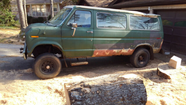 1985 Green Ford E-Series Van Standard Passenger Van