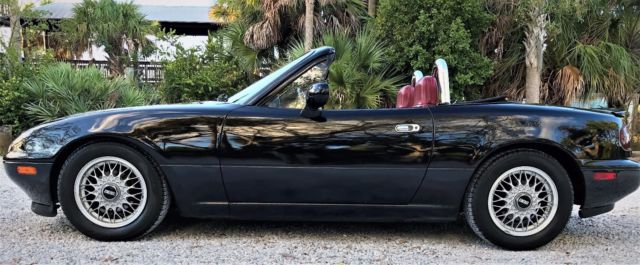 1993 Black Mazda MX-5 Miata Convertible