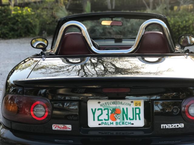 1993 Black Mazda MX-5 Miata Convertible