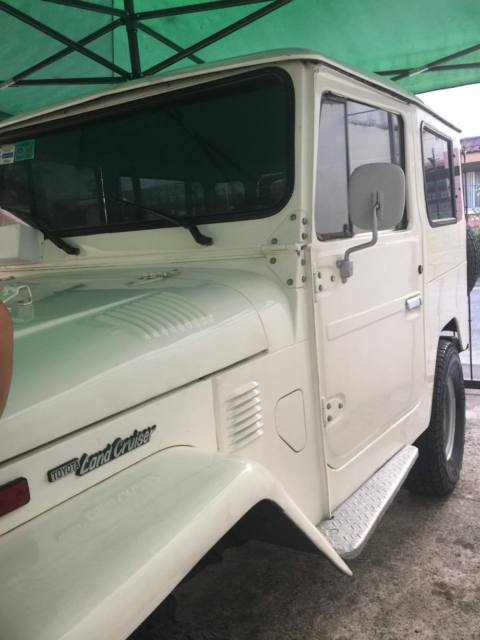 1980 white  Toyota Land Cruiser