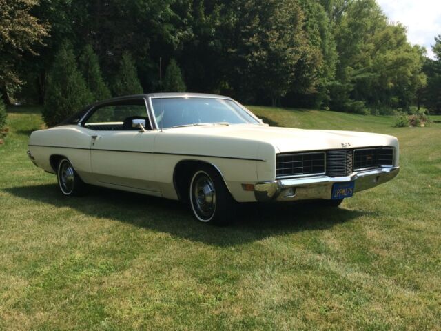 1970 Wimbledon White Ford Galaxie Coupe