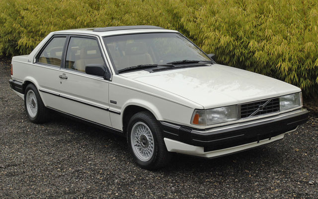1989 White Volvo 780 Bertone Coupe