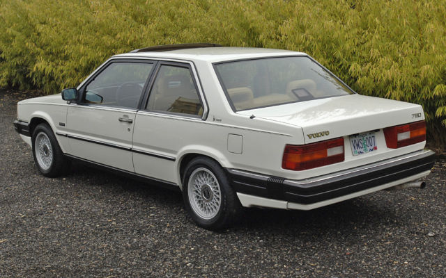1989 White Volvo 780 Bertone Coupe