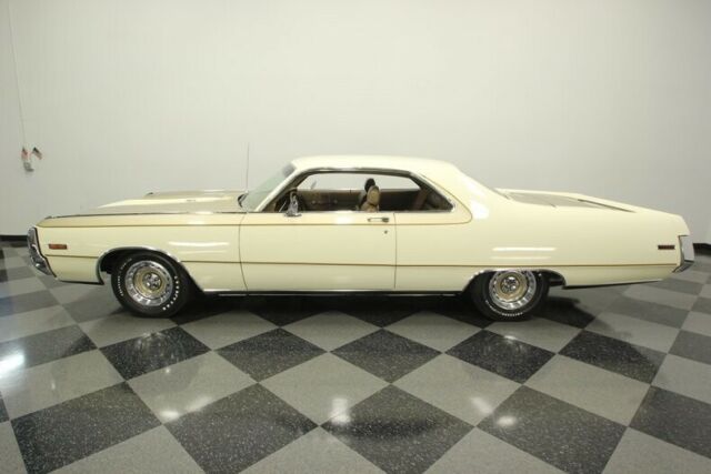 1970 Gold Chrysler 300-H Coupe