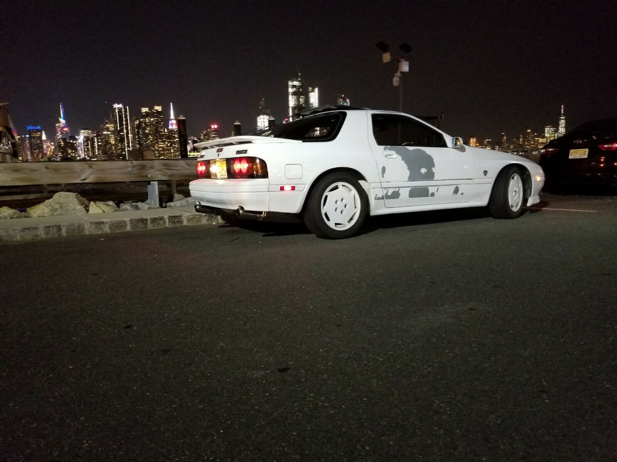 1988 White Mazda RX-7 Coupe