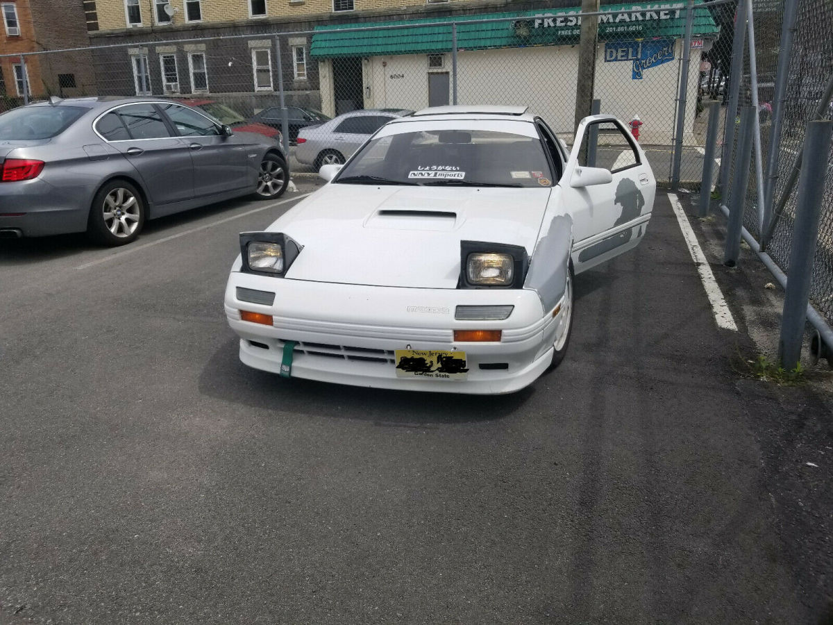 1988 White Mazda RX-7 Coupe