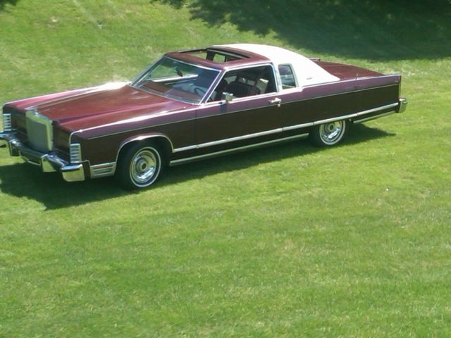 1977 Burgundy Lincoln Continental Coupe