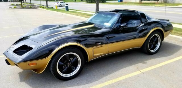 1978 Black/Gold Chevrolet Corvette Coupe