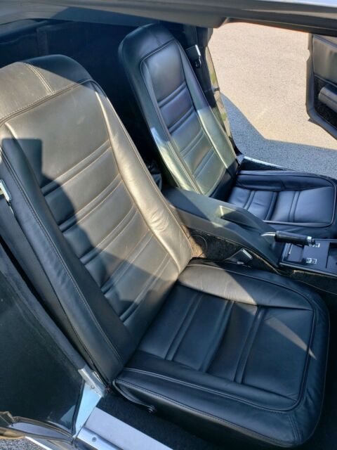 1978 Black/Gold Chevrolet Corvette Coupe