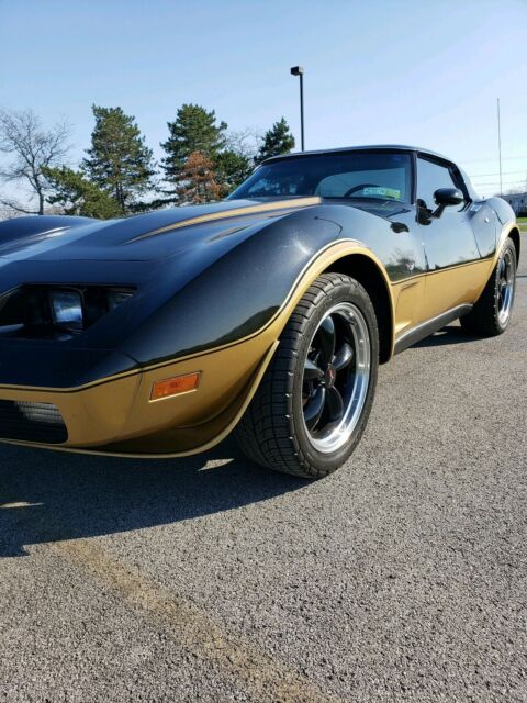 1978 Black/Gold Chevrolet Corvette Coupe