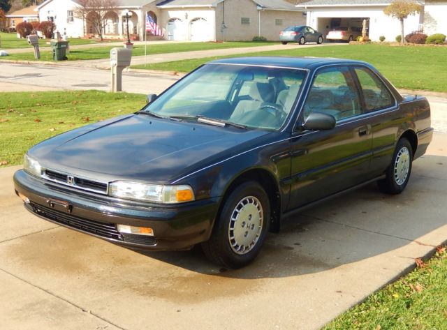 1990 Black Honda Accord Coupe