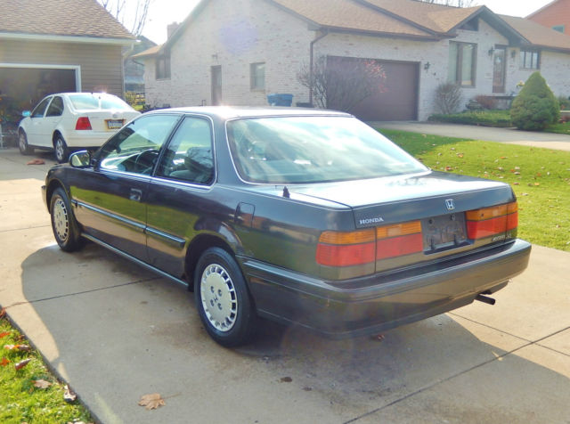 1990 Black Honda Accord Coupe