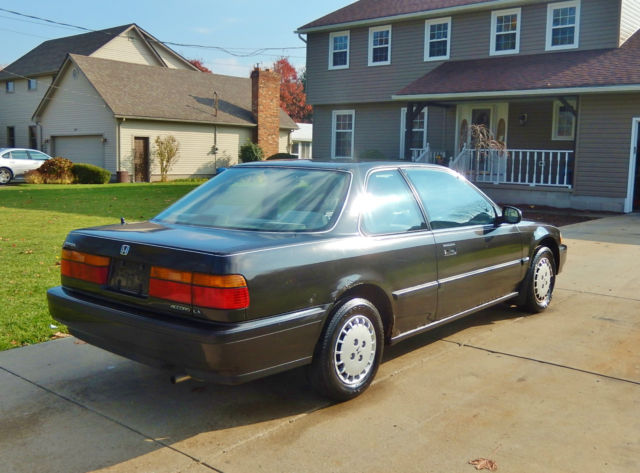 1990 Black Honda Accord Coupe