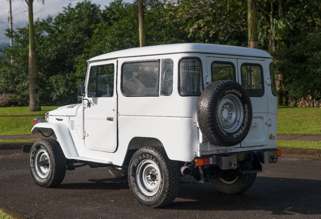 1973 White Toyota Land Cruiser