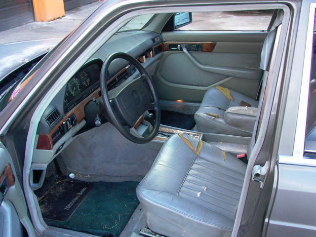 1985 Gray Mercedes-Benz 500-Series Sedan