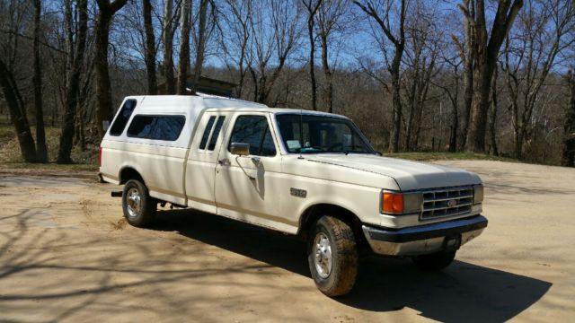 1987 White Ford F-250 Extended Cab Pickup