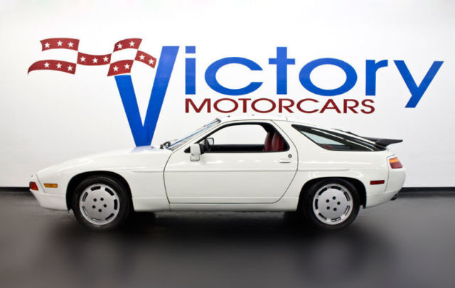 1987 GRAND PRIX WHITE Porsche 928 Coupe