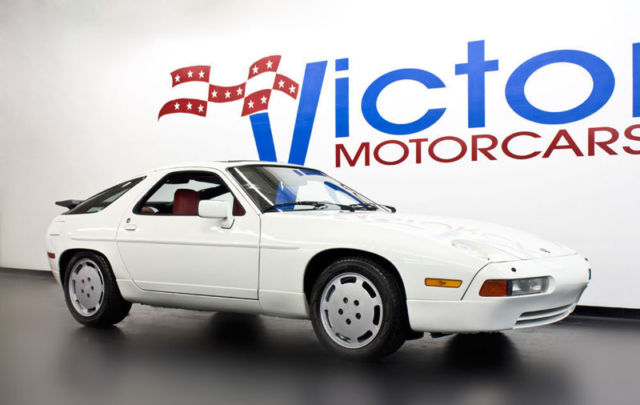 1987 GRAND PRIX WHITE Porsche 928 Coupe
