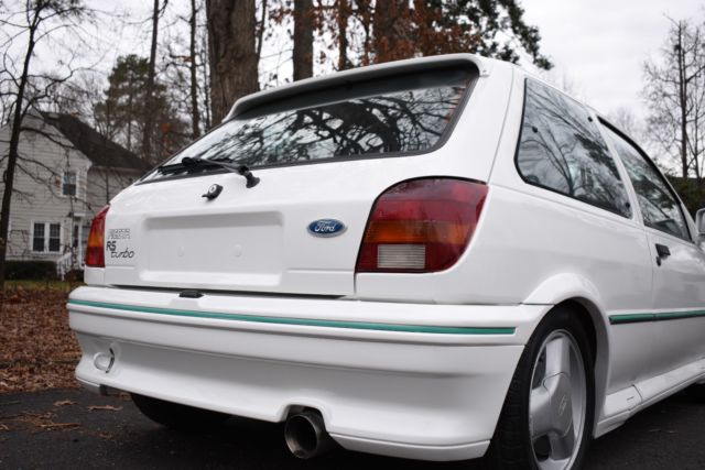 1991 White Ford Fiesta Hatchback