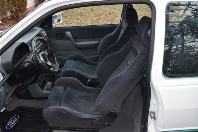 1991 White Ford Fiesta Hatchback