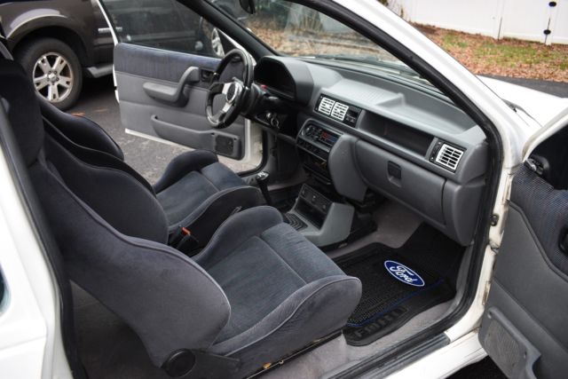 1991 White Ford Fiesta Hatchback