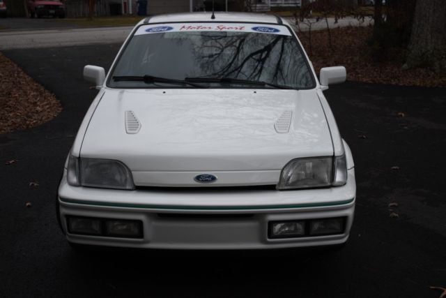 1991 White Ford Fiesta Hatchback