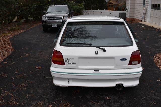 1991 White Ford Fiesta Hatchback