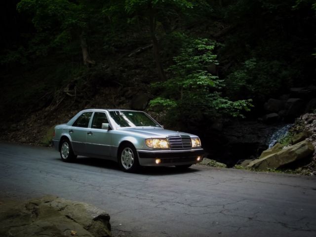 1992 Silver Mercedes-Benz E-Class Sedan