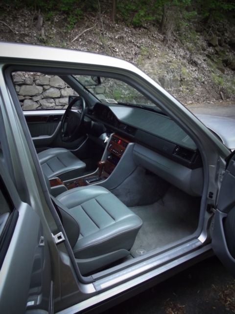 1992 Silver Mercedes-Benz E-Class Sedan