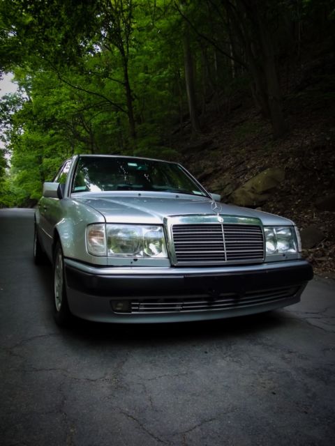 1992 Silver Mercedes-Benz E-Class Sedan