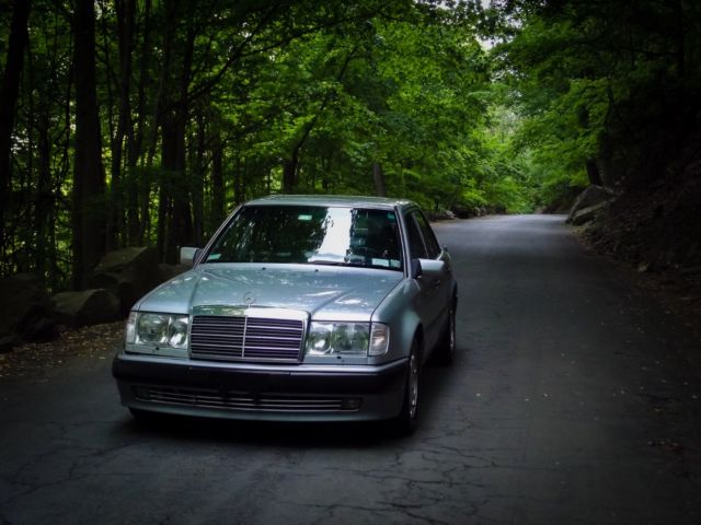 1992 Silver Mercedes-Benz E-Class Sedan
