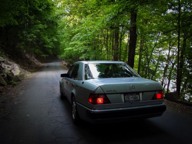 1992 Silver Mercedes-Benz E-Class Sedan