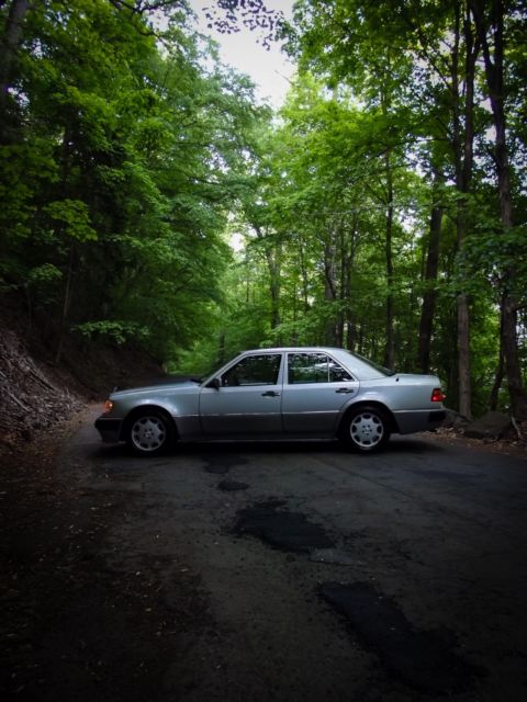 1992 Silver Mercedes-Benz E-Class Sedan