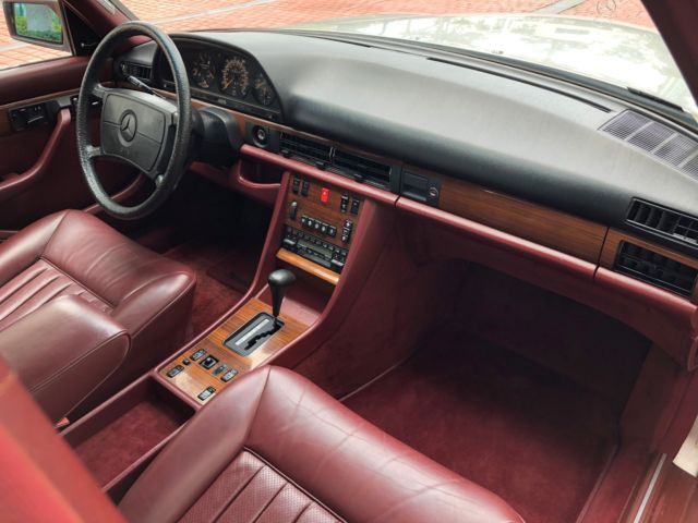 1988 Silver Mercedes-Benz 300-Series Limousine