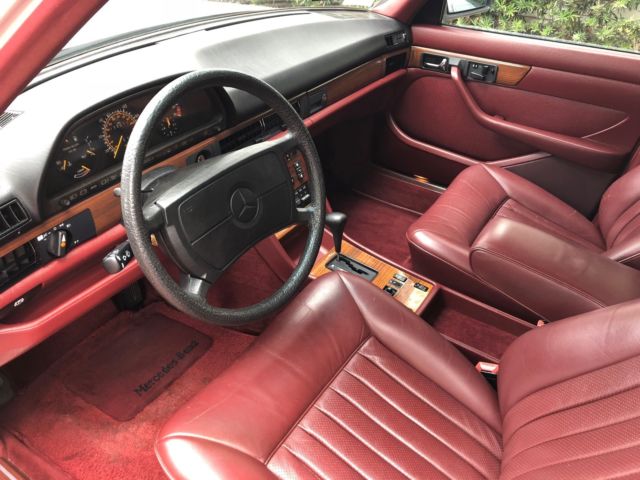 1988 Silver Mercedes-Benz 300-Series Limousine