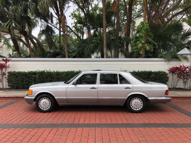 1988 Silver Mercedes-Benz 300-Series Limousine