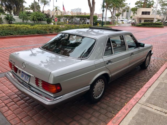 1988 Silver Mercedes-Benz 300-Series Limousine