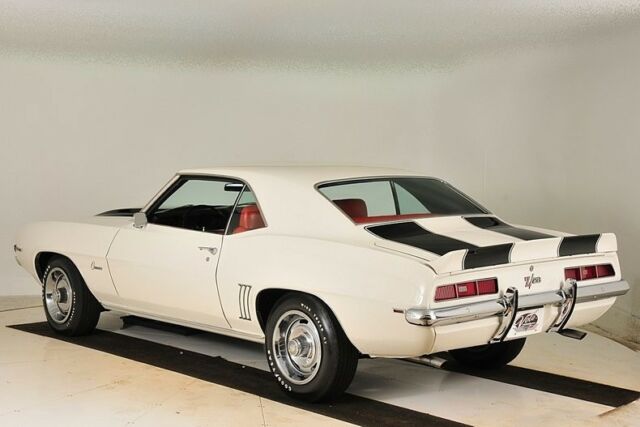 1969 White Chevrolet Camaro Hardtop