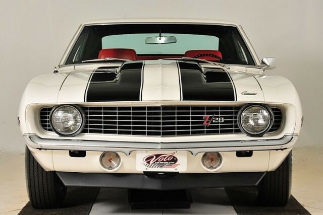 1969 White Chevrolet Camaro Hardtop