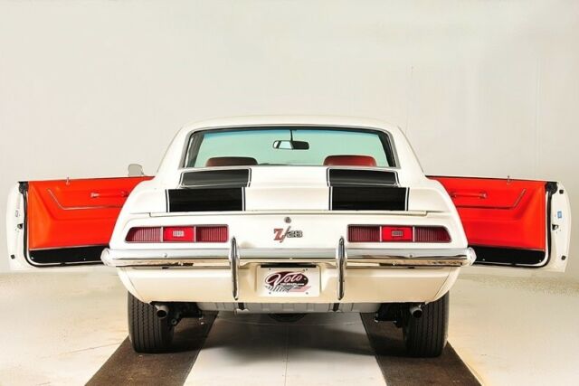 1969 White Chevrolet Camaro Hardtop