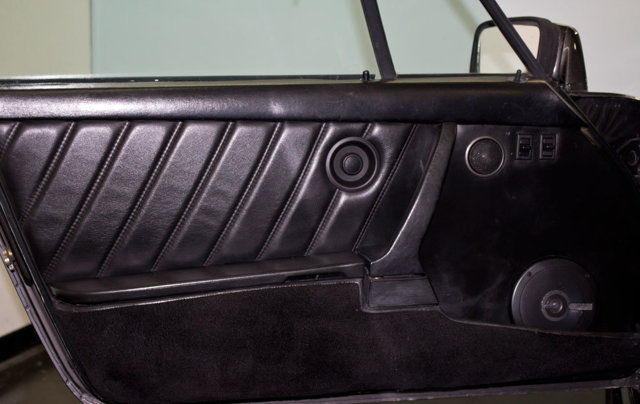 1980 BLACK METALLIC Porsche 911