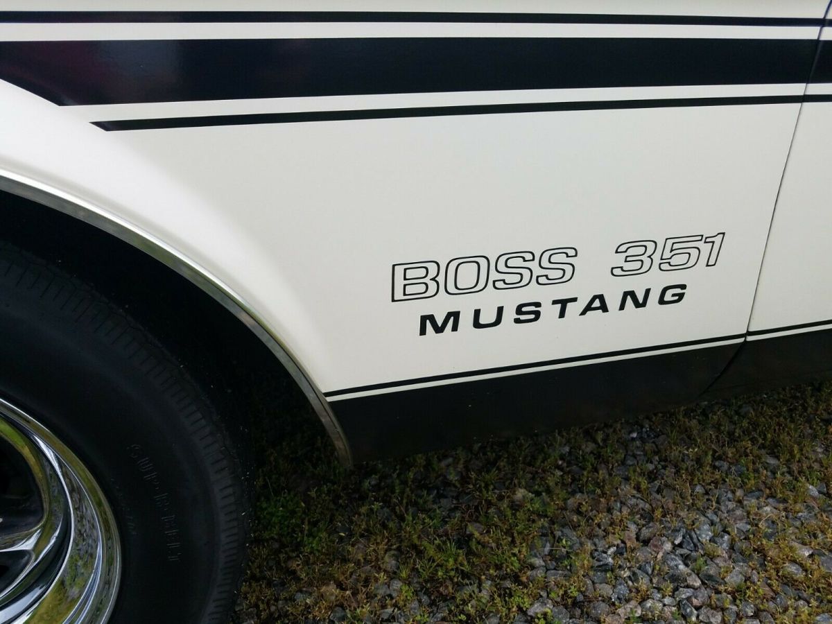 1971 White Ford Mustang Coupe