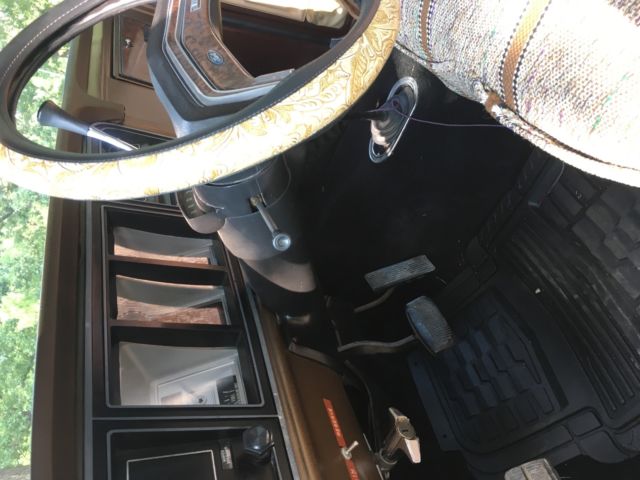 1979 Brown Ford F-250 Cab & Chassis